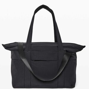 Lululemon On My Level Duffel *30L Black gym bag